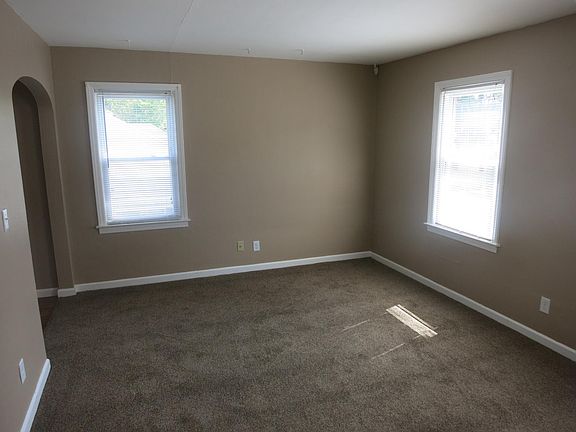 3rd image of 309 Greene St