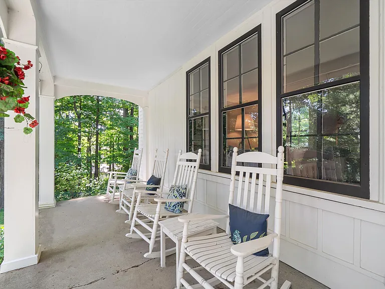 941 Newport Rd — Photo 3
