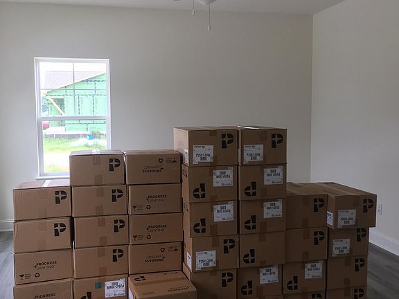 3rd image of 523 Jenny St #523