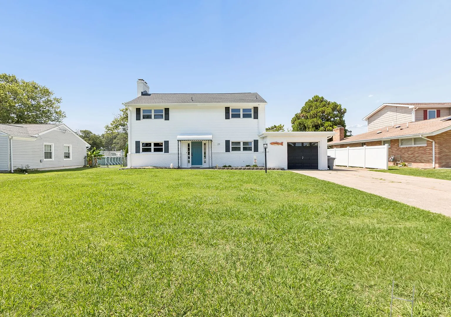 **Waterfront Rental With Deep Water Access In Grandview Shores — Photo 2