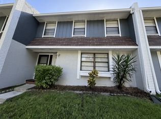 1267 Abbey Crescent Ln, Clearwater, FL 33759