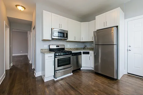 1625 N Claremont Ave #2R Photo 1