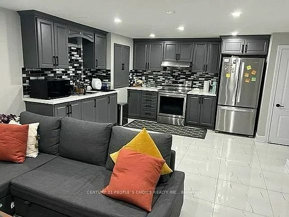 3rd image of 565 Dougall Ave