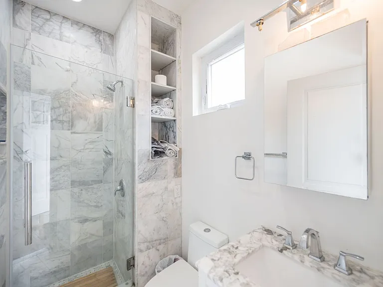 1770 Waterloo St — Photo 19