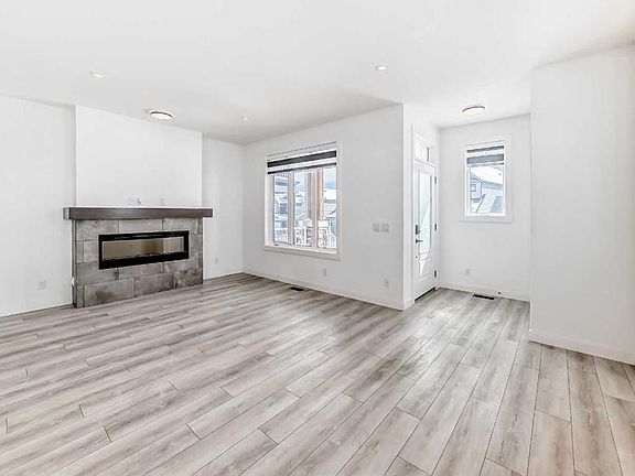 5th image of 357 S Calhoun Cmn NE