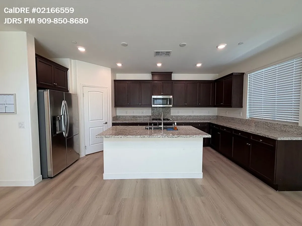 Building Photo - 7047 Montecito Ln