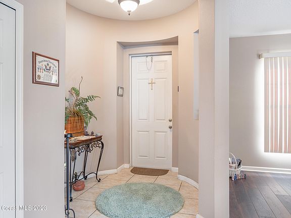 4th image of 4130 Millicent Cir