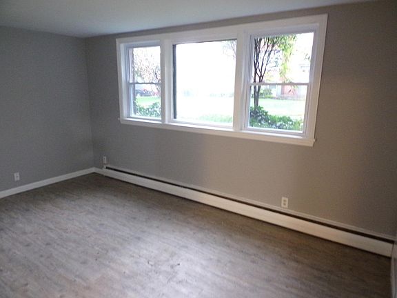 4th image of 304 Highland Pkwy APT 2