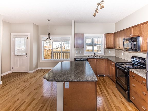 5th image of 127 Royal Oak Dr NW