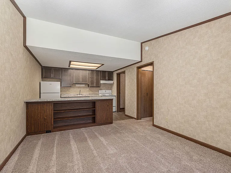 Pineridge Apartments — Photo 5