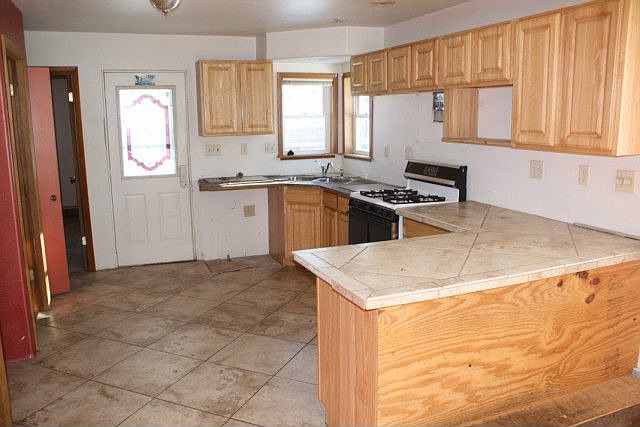 2nd image of 1014 Clough Ave