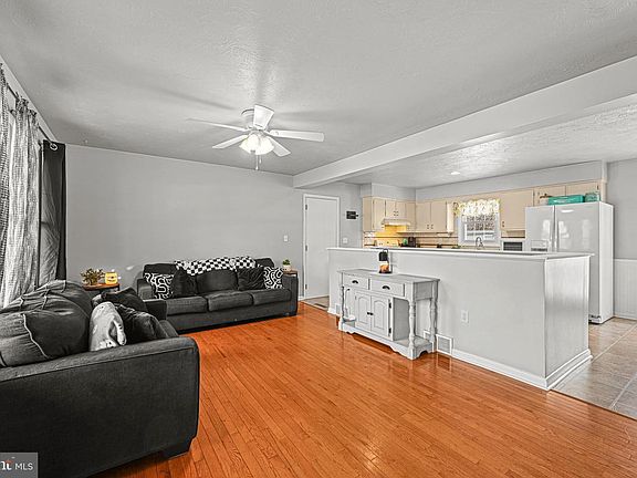 2nd image of 3541 Village Rd