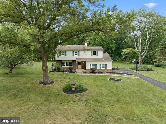 4th image of 1541 Doyle Dr