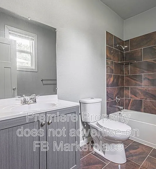 912 E Frederick St — Photo 9