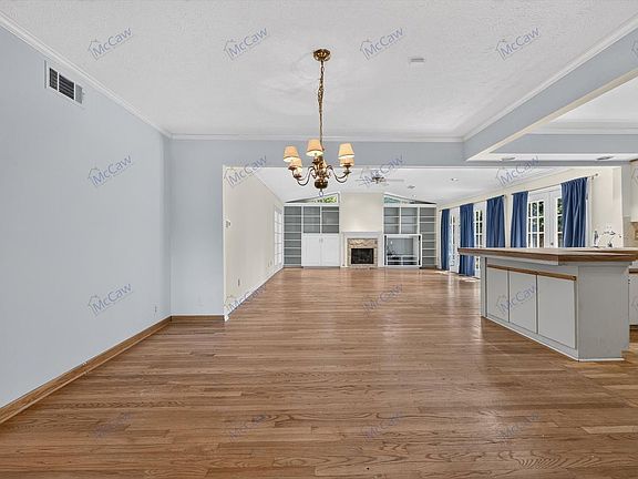 5th image of 3550 Ainsworth Dr