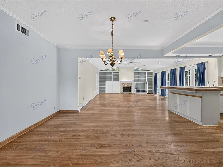 3550 Ainsworth Dr — Photo 5