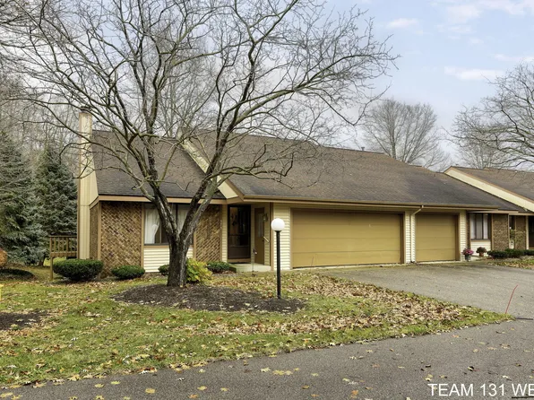575 Cherry Ln, Holland, MI 49424