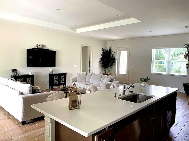 1719 SW Bradway Ln — Photo 6