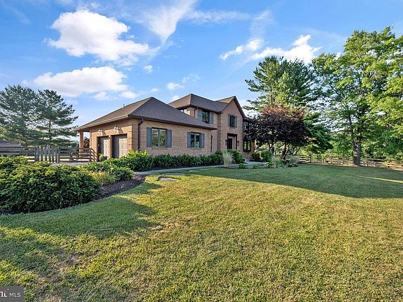 2nd image of 2 Arden Valley Ct