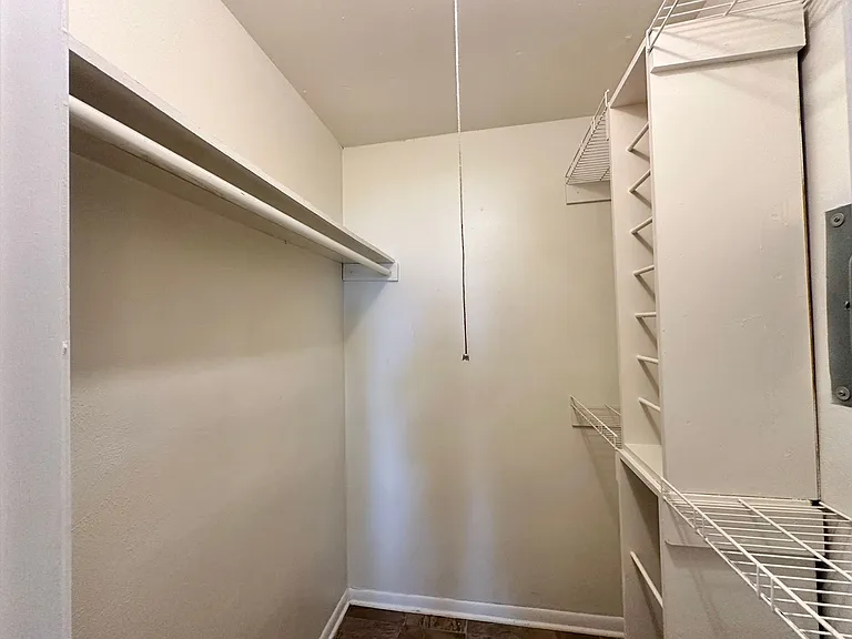 1005 Bonner Dr — Photo 9