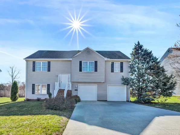 1100 Hupps Hill Ln, Forest, VA 24551