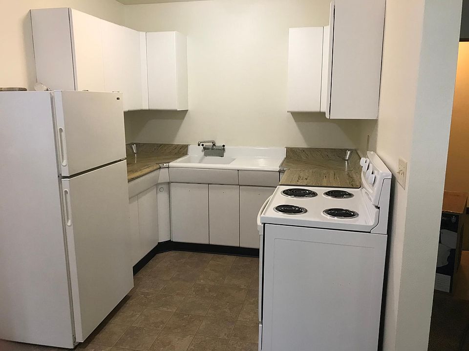 1st image of 404 7th St S APT 9