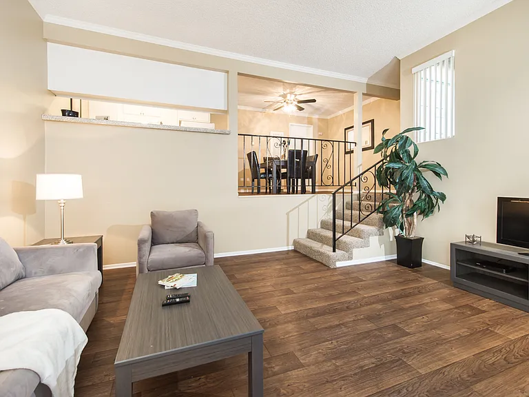 Windwood Apartments — Photo 14