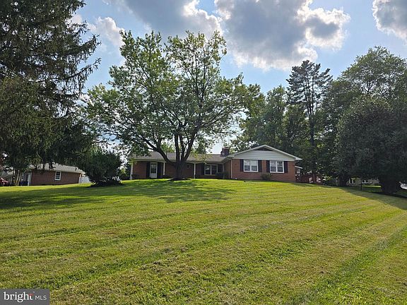 5th image of 4002 High Point Rd