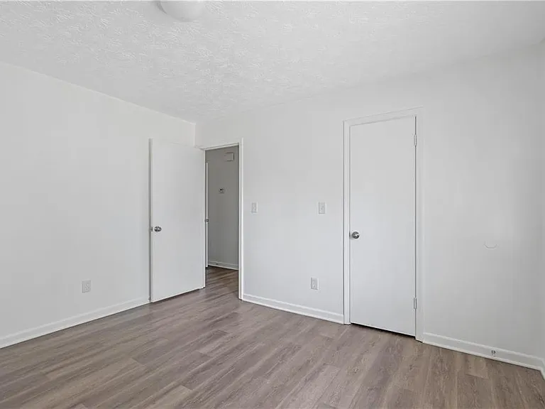 233 Tanglewood Dr #B — Photo 12