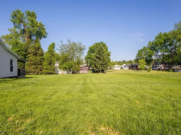 813 Neal St, Parkersburg, WV 26101