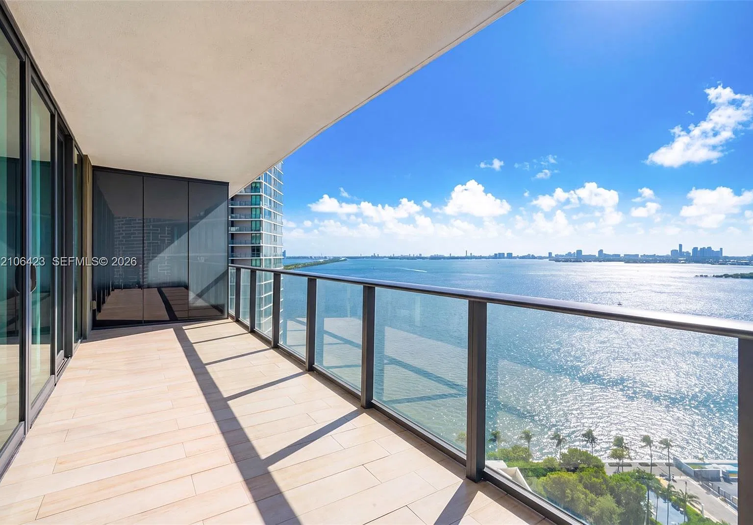 Paraiso Bay Condo — Photo 1