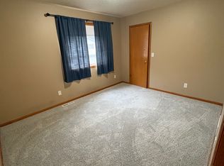 7142 Jorgensen Ln S, Cottage Grove, MN 55016