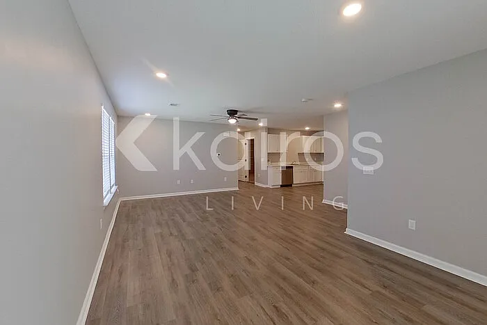 124 Cottage Grove Rd — Photo 4