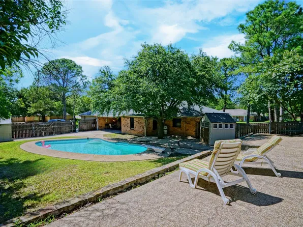 1805 Rockmoor Dr, Edgecliff Village, TX 76134