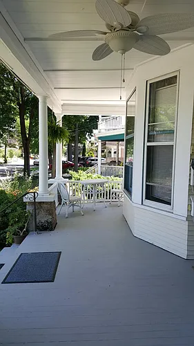 416 Crescent St NE #7 Photo 1