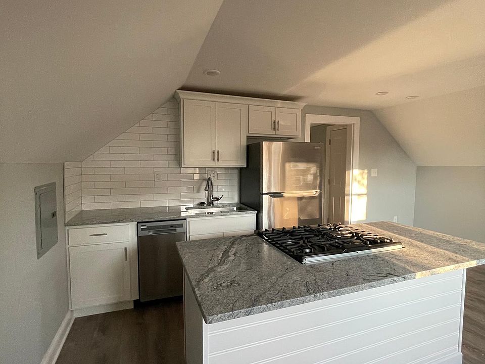 1st image of 388 Fairwood Ave #2