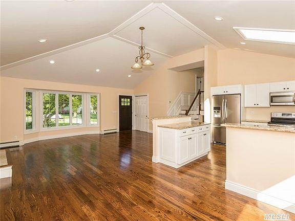 4th image of 7 Bryant Dr