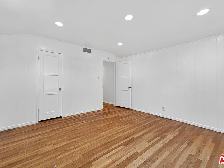 21309 Ibanez Ave — Photo 27