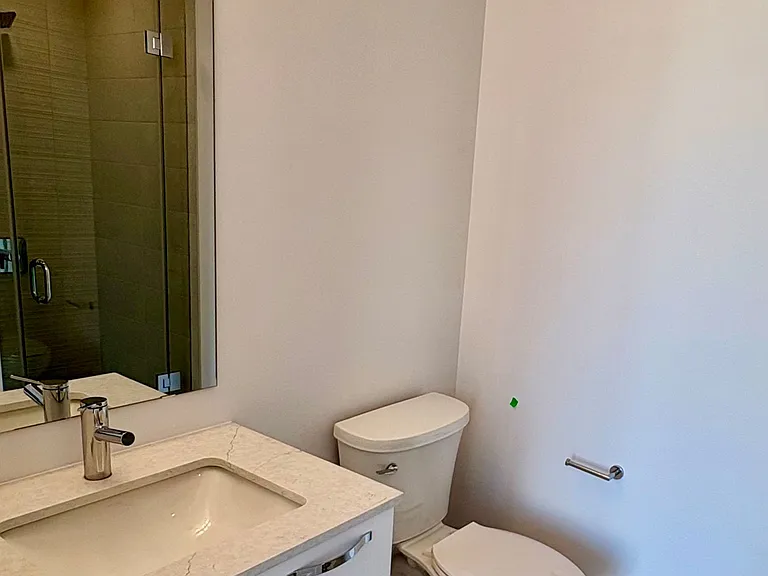 75 James St S #727 — Photo 10