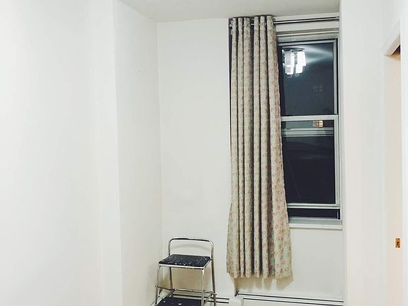 2nd image of 2555 E 12th St APT 6K