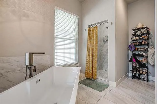 2905 S Jennings Ave — Photo 29