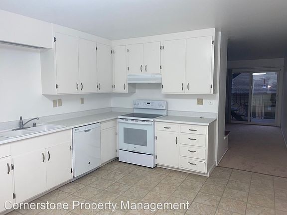 2nd image of 215 S 12th St #2