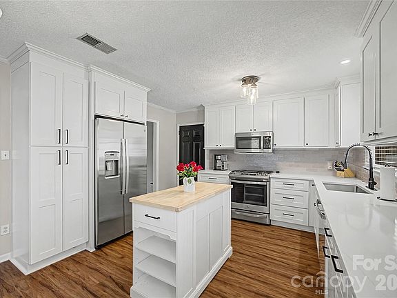 3rd image of 14209 Carriage Lake Dr