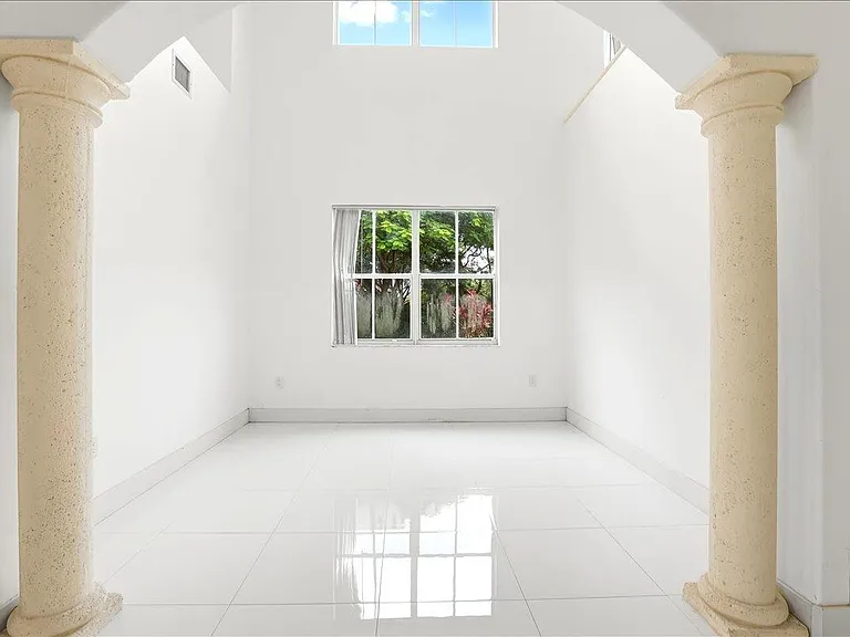 3802 SW 165th Ter — Photo 16