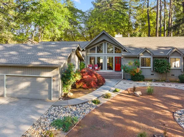 12561 Nottingham Ln, Grass Valley, CA 95949