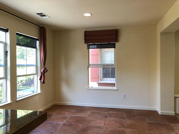 5th image of 217 Santa Barbara St #217