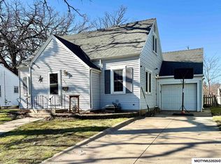 606 11th St NE, Mason City, IA 50401