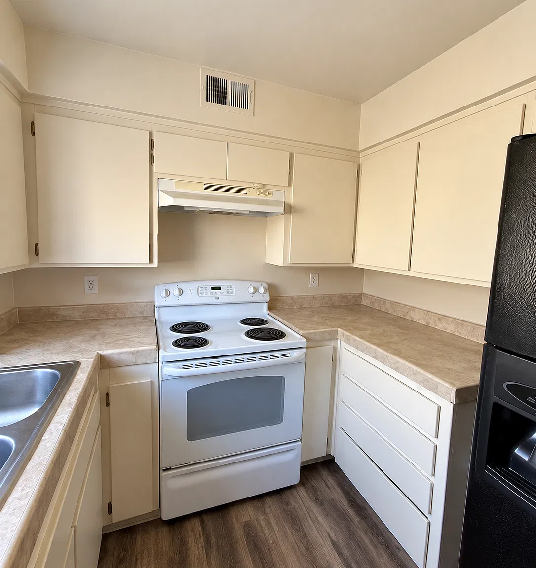 2 bed, 850 sqft, $1,500 — Photo 2