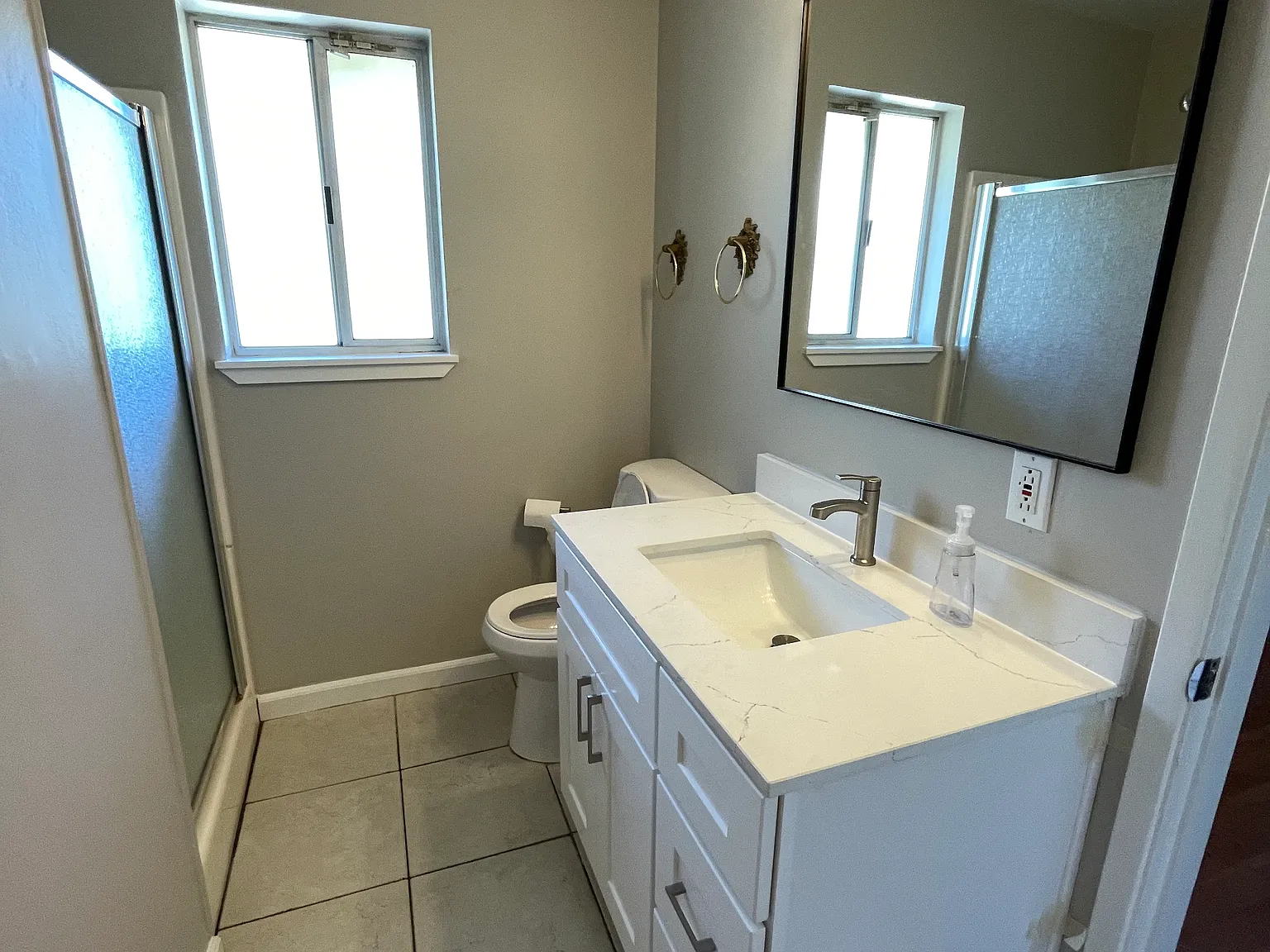 3 bed, 3.5 bath, 1713 sqft, $3,500 — Photo 4