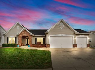 153 Park Ridge Dr, O'Fallon, MO 63366